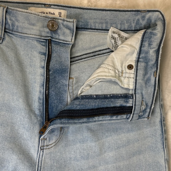 Abercrombie & Fitch The Flare Ultra HighRise Women Jean 29/8R Light Wash Stretch - Picture 15 of 17